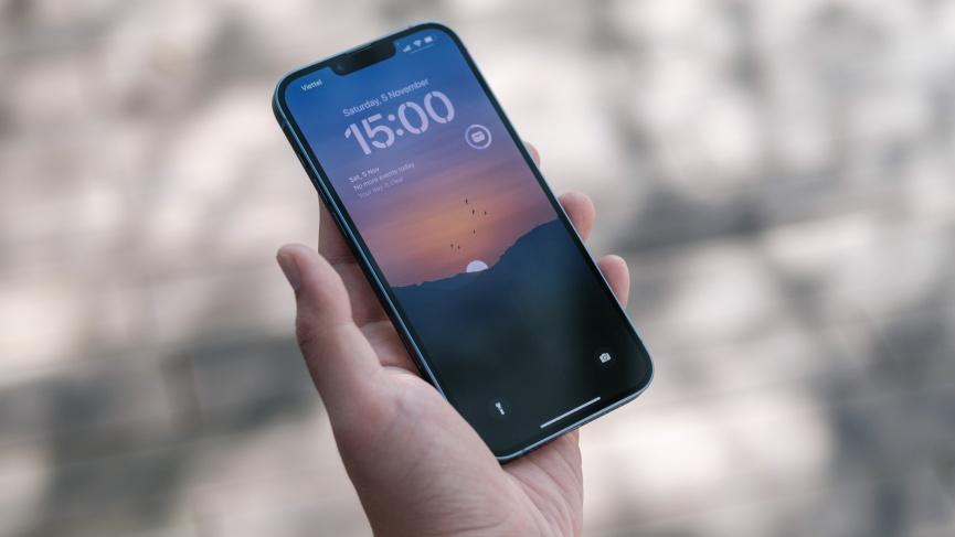 iPhone 14 m&agrave;n h&igrave;nh hiển thị sắc n&eacute;t