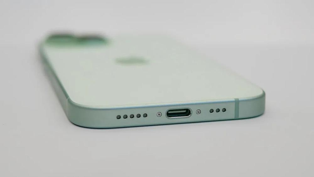 cổng sạc usb-c trên iphone 15