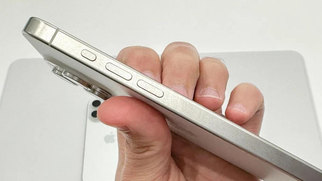 khung viền iphone 15 pro likenew